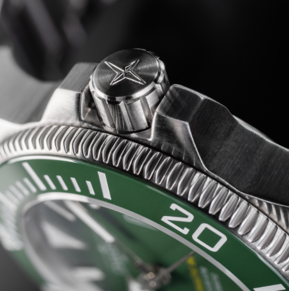 Argonautic BG Automatic 300m Green Men's Diver Watch 16152877 Diver Davosa USA Official Distributor. Prices are Final. Tax & duties included.