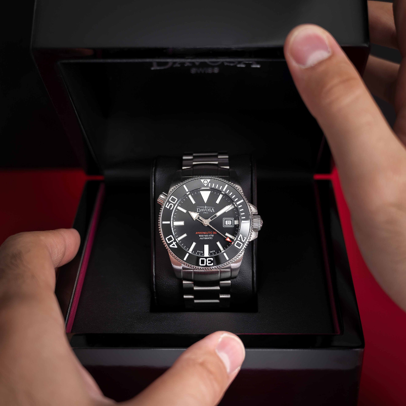 Argonautic BG Automatic 300m Black Men's Diver Watch 16152820 Diver Davosa USA Official Distributor. Prices are Final. Tax & duties included.