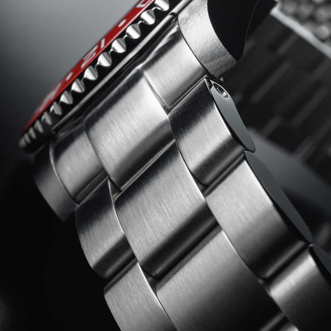 Ternos Ceramic Automatic GMT Swiss-Made Blue Red Diving Watch 16159060 GMT Davosa USA Official Distributor. Prices are Final. Tax & duties included.