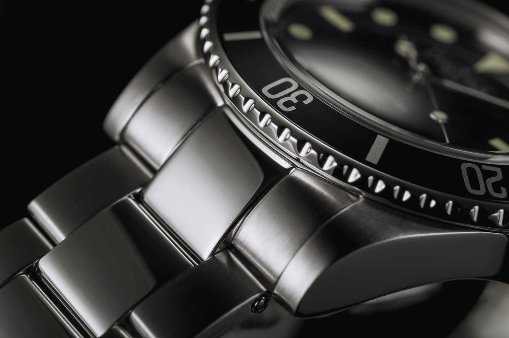Ternos Sixties Automatic 100m Black Diving Watch 16152550 Diver Davosa USA Official Distributor. Prices are Final. Tax & duties included.