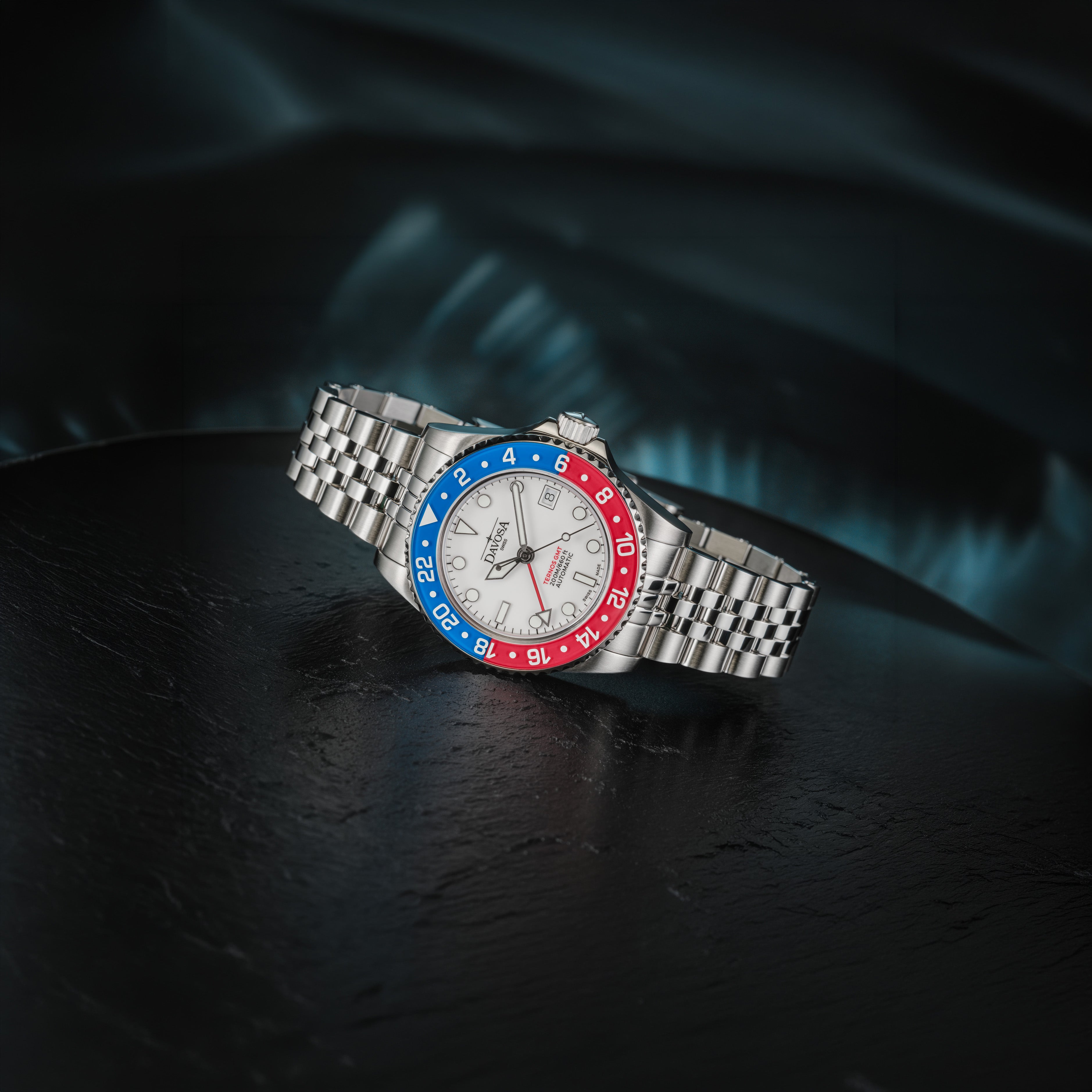 Introducing the Ternos GMT Lucent 161.592.02: Our White-Dial Pepsi GMT With a Sapphire Bezel Unlike Anything in Its Class