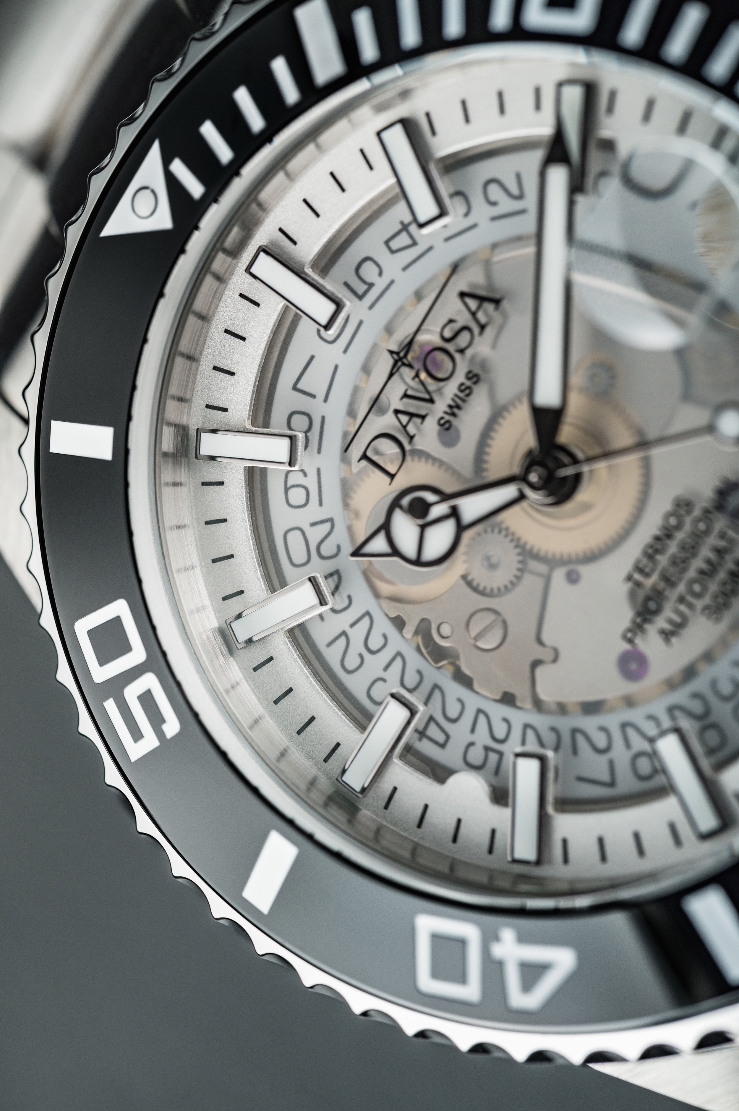 Ternos Professional Auto Nebulous 300m White Diving Watch 16153510 Diver Davosa USA Official Distributor. Prices are Final. Tax & duties included.