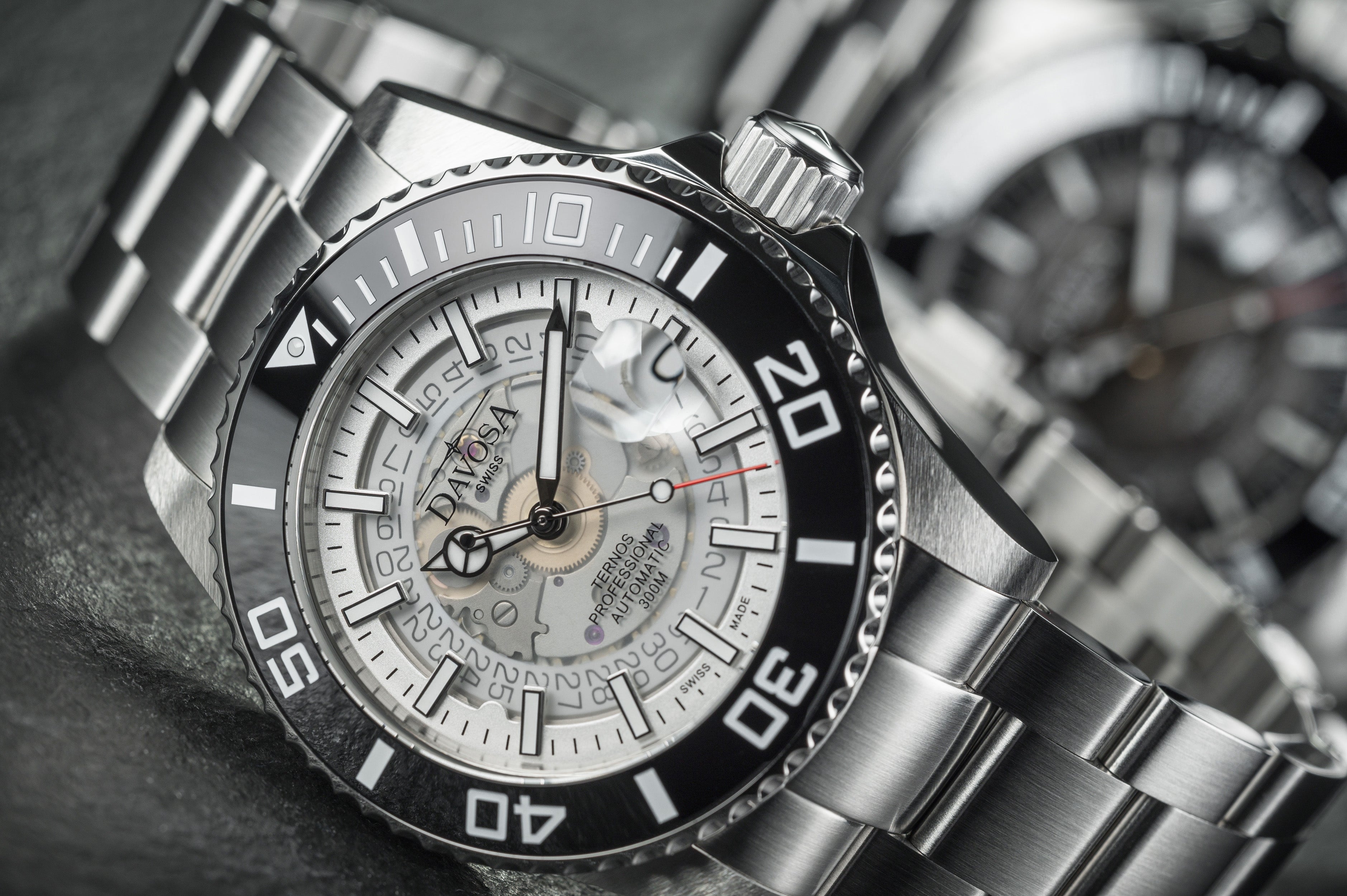 Ternos Professional Auto Nebulous 300m White Diving Watch 16153510 Diver Davosa USA Official Distributor. Prices are Final. Tax & duties included.