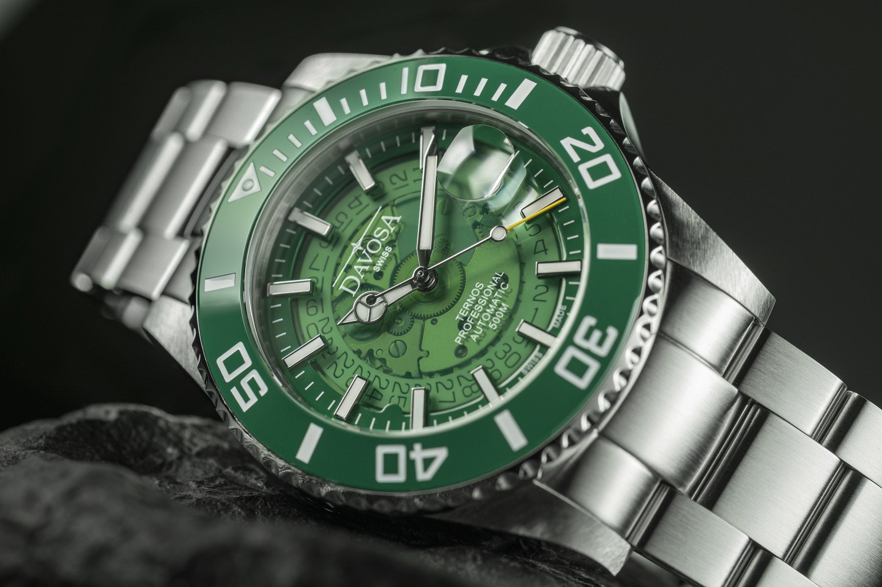 Ternos Professional Auto Nebulous 300m Green Diving Watch 16153570 Diver Davosa USA Official Distributor. Prices are Final. Tax & duties included.