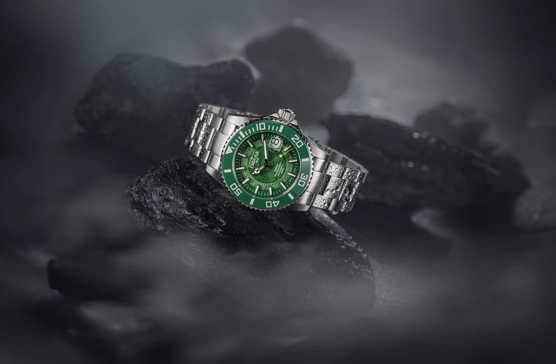 Ternos Professional Auto Nebulous 300m Green Diving Watch 16153570 Diver Davosa USA Official Distributor. Prices are Final. Tax & duties included.
