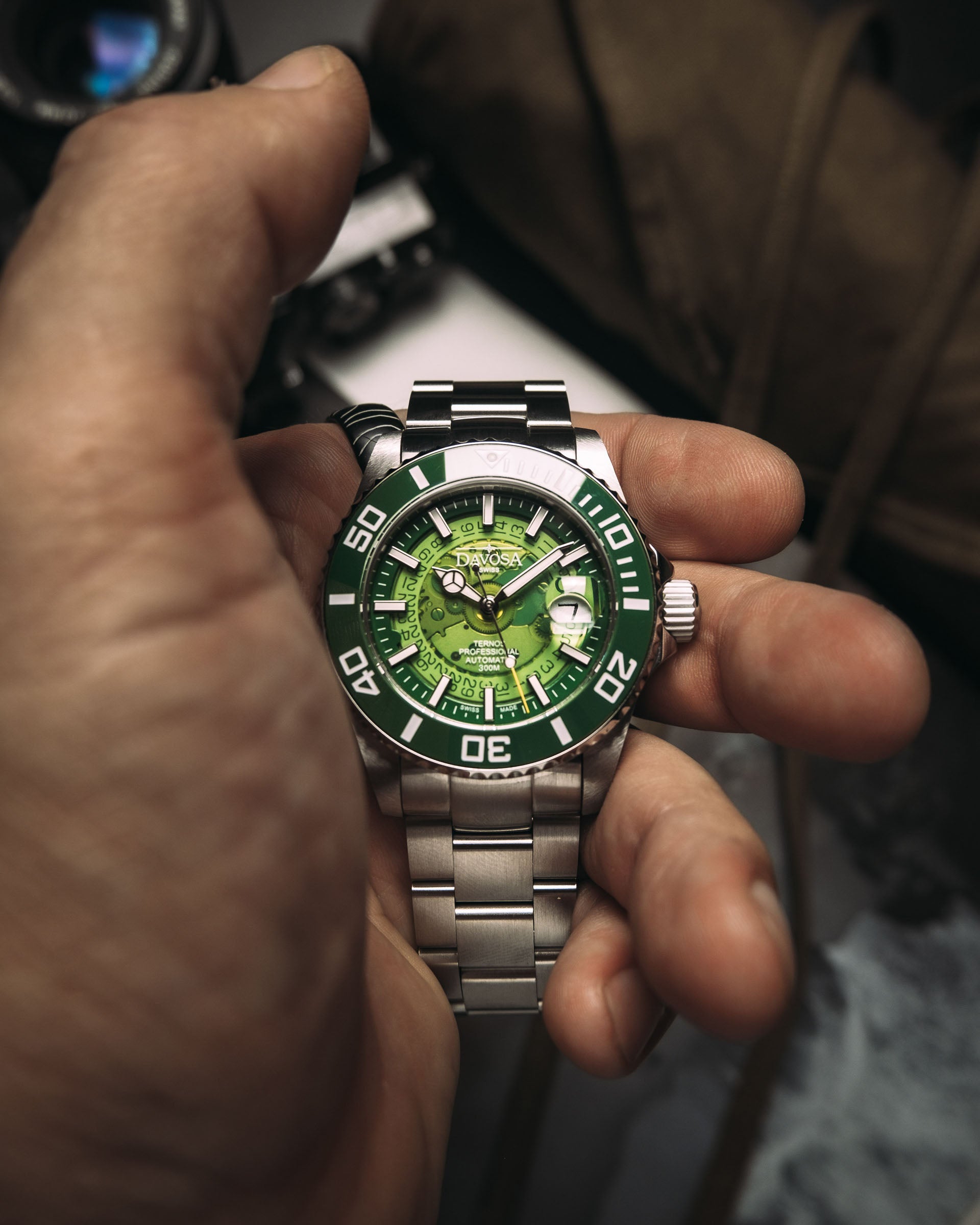 Ternos Professional Auto Nebulous 300m Green Diving Watch 16153570 Diver Davosa USA Official Distributor. Prices are Final. Tax & duties included.