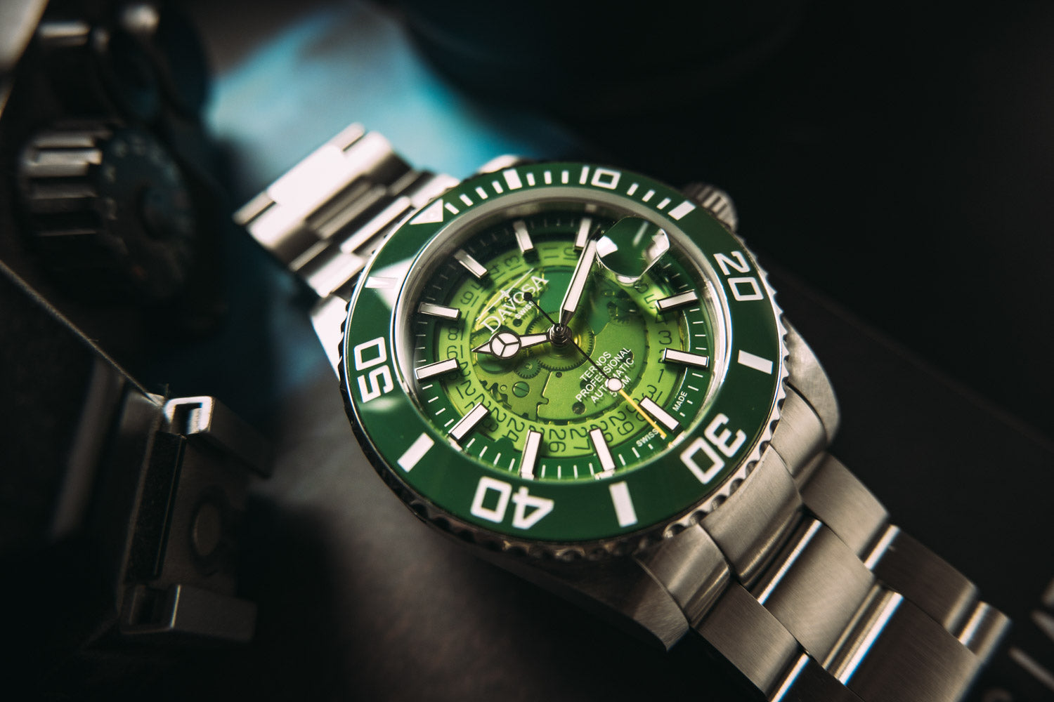 Ternos Professional Auto Nebulous 500m Green Diving Watch 16153570 Diver Davosa USA Official Distributor. Prices are Final. Tax & duties included.