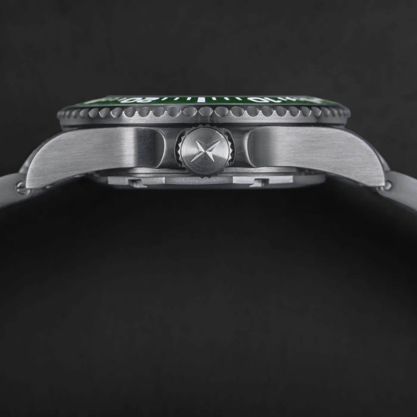 Ternos Professional 68h Automatic 300m Green Black Diving Watch 16153807 Diver Davosa USA Official Distributor. Prices are Final. Tax & duties included.