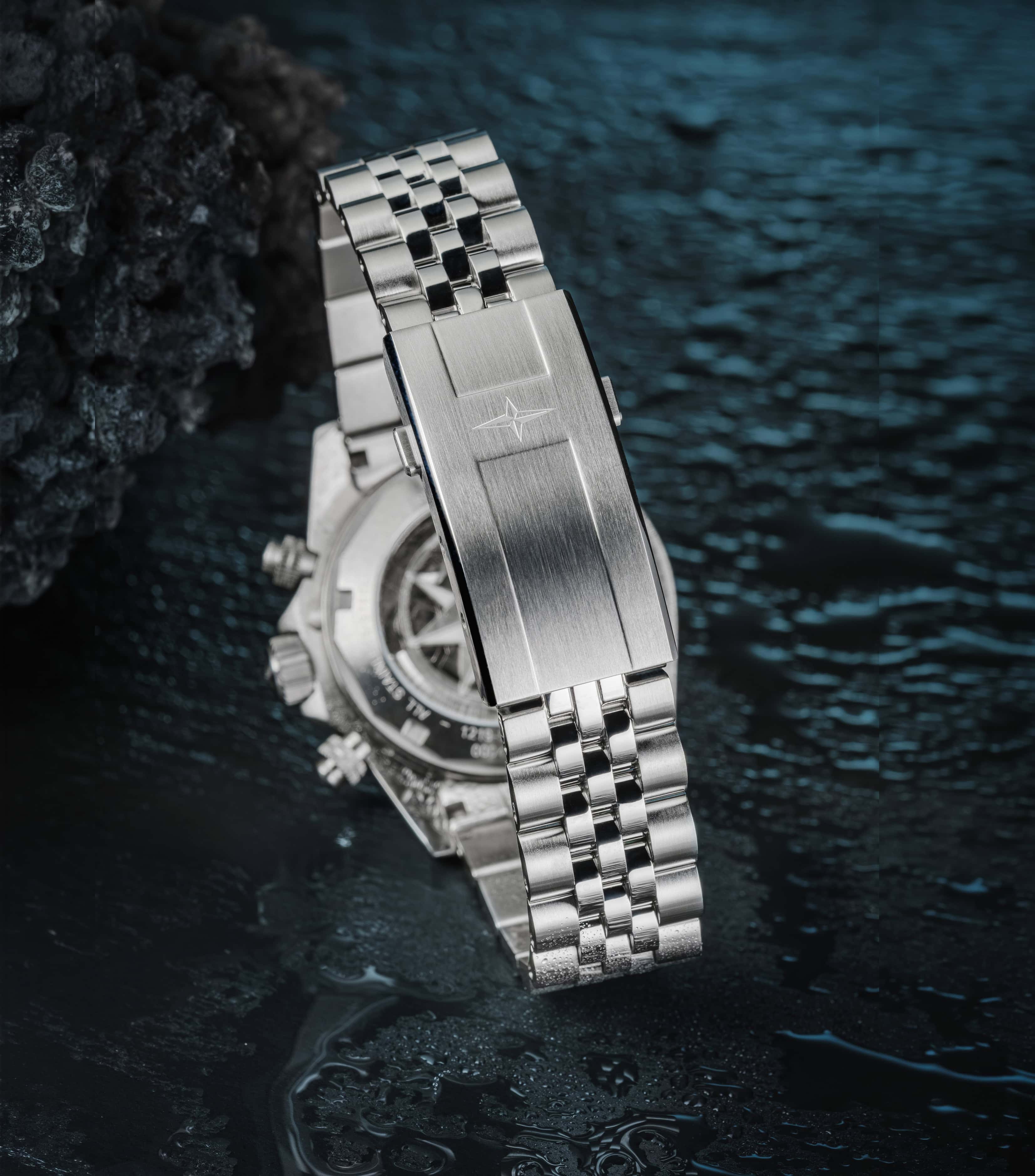 Ternos Professional Chronograph in Black Dial with PentaLink Bracelet Ref. 161.543.05 Chronograph Davosa USA Official Distributor. Prices are Final. Tax & duties included.