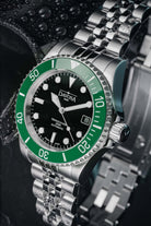 Ternos Diver Automatic 200m Swiss-Made Green and Black Unisex Diver Watch 161.552.07 With Loupe and Pentalink bracelet Diver Davosa USA Official Distributor. Prices are Final. Tax & duties included.