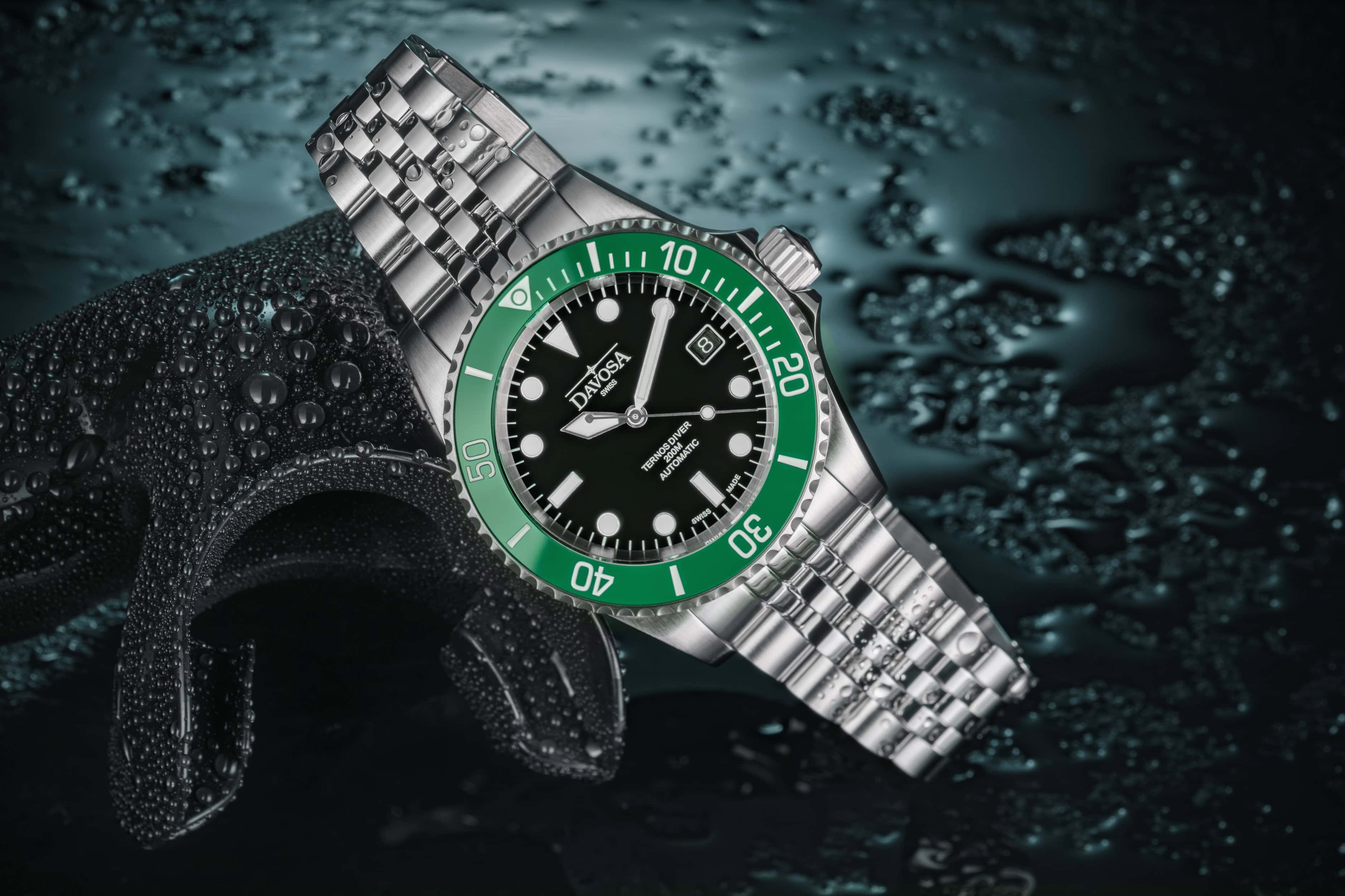 Ternos Diver Automatic 200m Swiss-Made Green and Black Unisex Diver Watch 161.552.07 With Loupe and Pentalink bracelet Diver Davosa USA Official Distributor. Prices are Final. Tax & duties included.