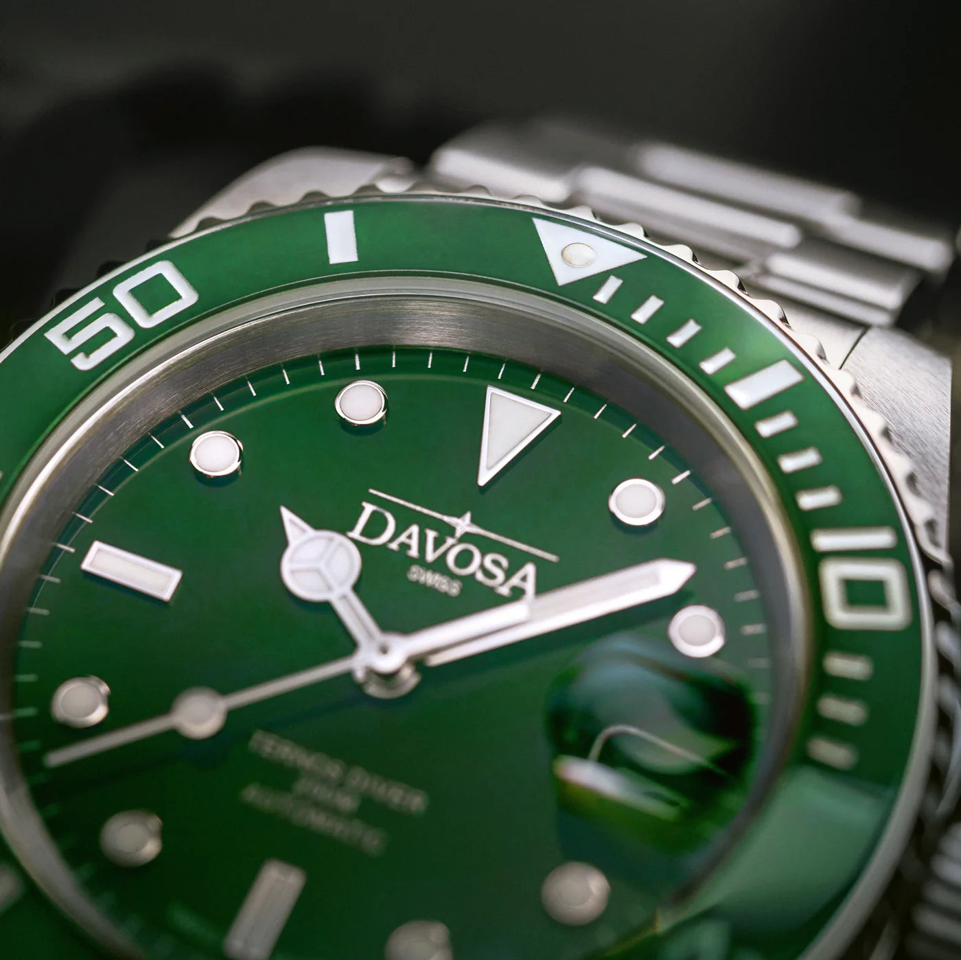 Ternos Ceramic Automatic 200m Green Diving Watch 16155570 Diver Davosa USA Official Distributor. Prices are Final. Tax & duties included.