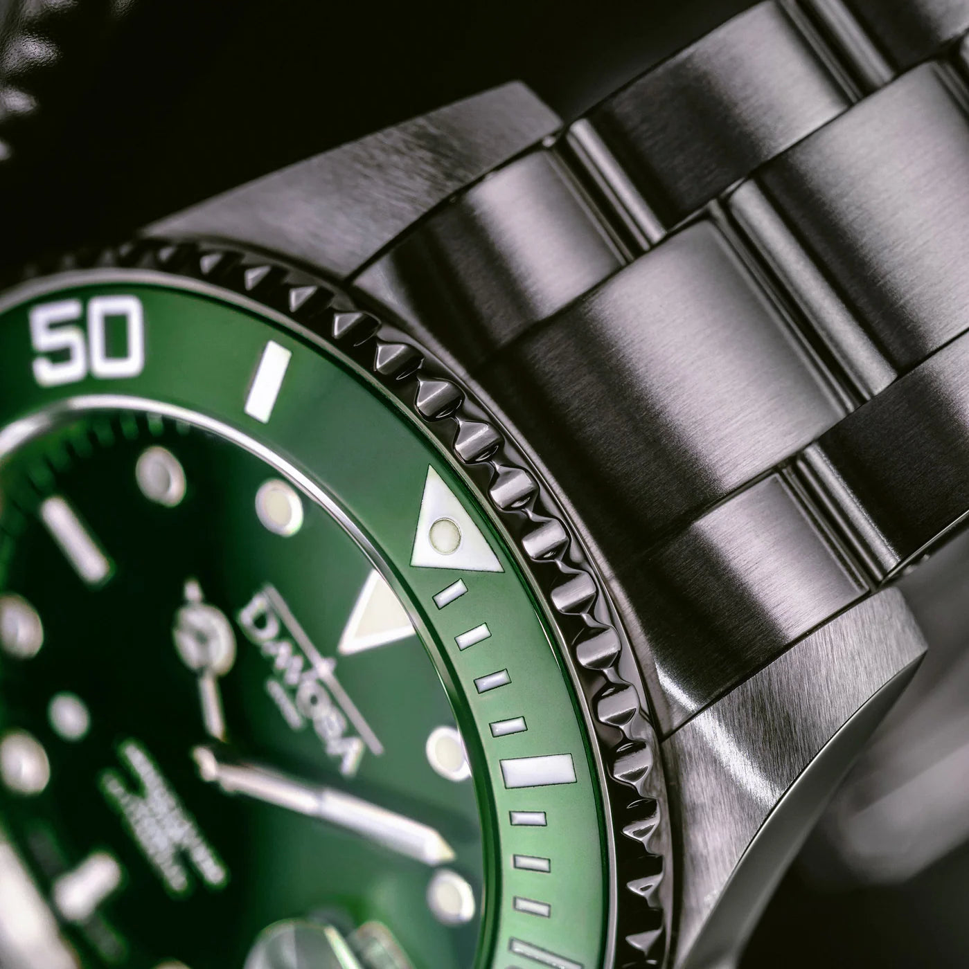 Ternos Ceramic Automatic 200m Green Diving Watch 16155570 Diver Davosa USA Official Distributor. Prices are Final. Tax & duties included.