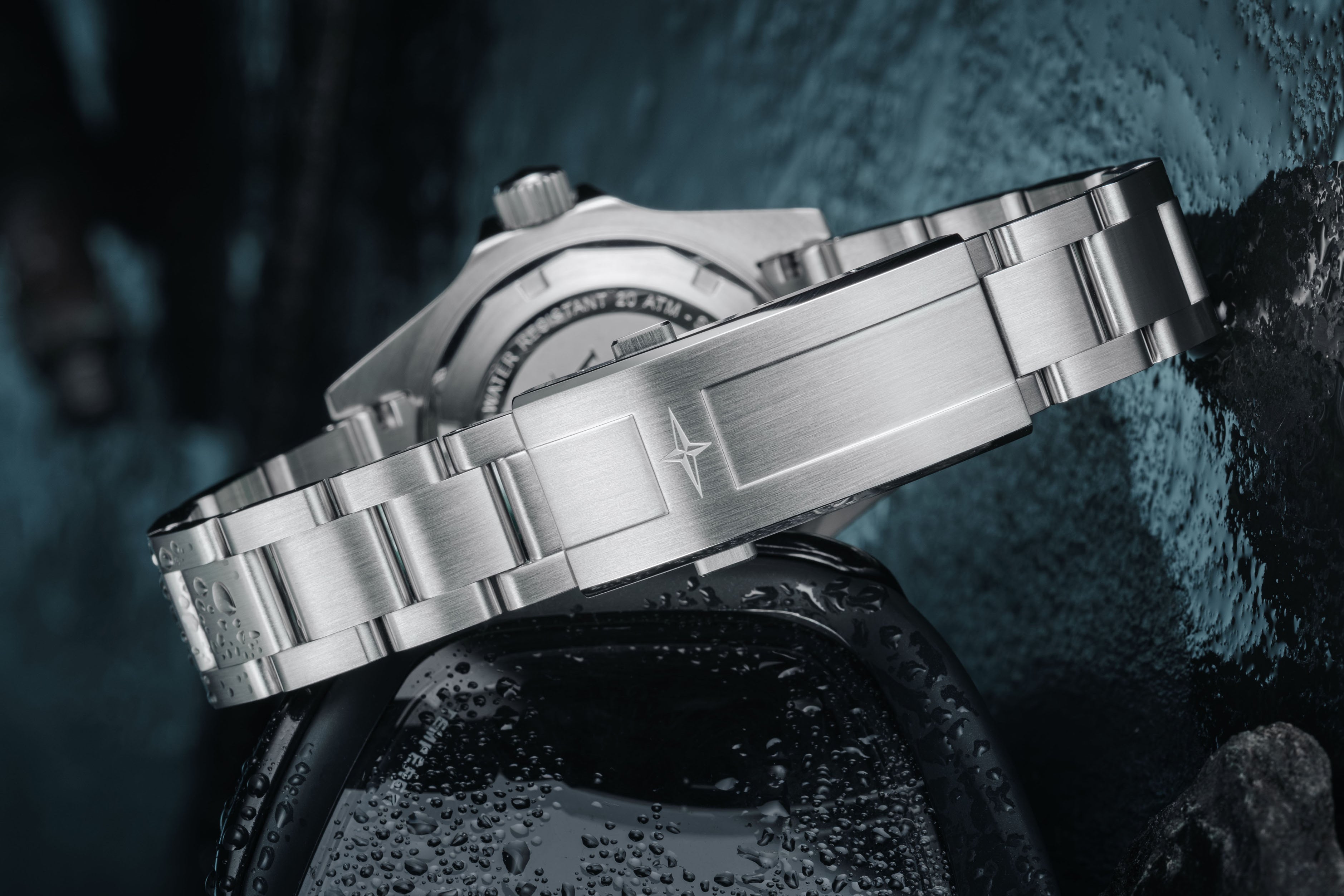 Ternos Ceramic Automatic 200m Swiss-Made Black Unisex Diver Watch 161.550.50 No Loupe Diver Davosa USA Official Distributor. Prices are Final. Tax & duties included.