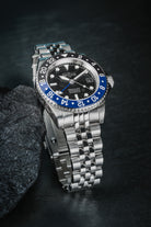 DAVOSA Ternos GMT 40mm Automatic - Swiss Made Dual Time Zone Diver’s Watch - Blue and Black with Loupe Ref. 161.564.04 GMT Davosa USA Official Distributor. Prices are Final. Tax & duties included.