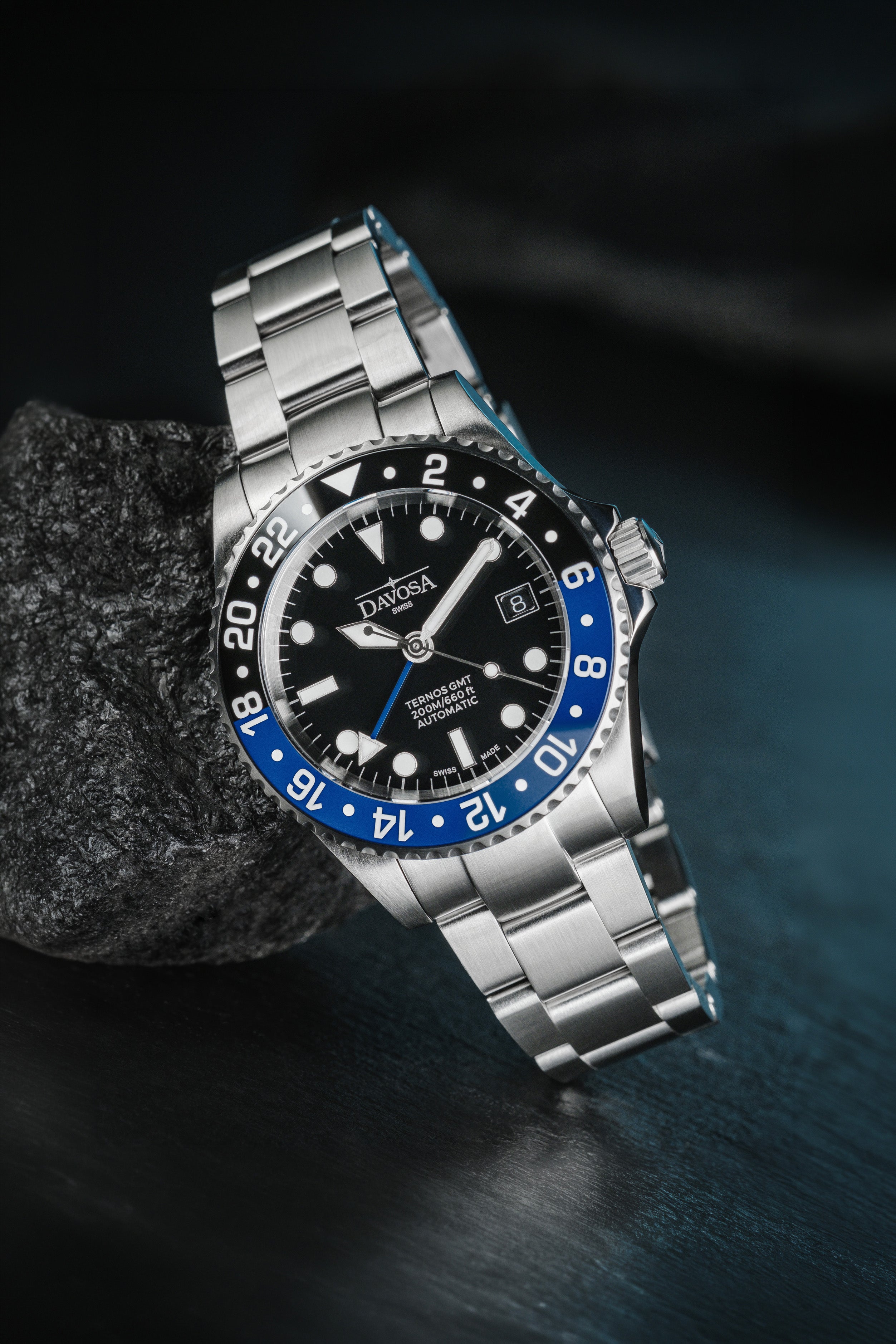 DAVOSA Ternos GMT 40mm Automatic - Swiss Made Dual Time Zone Diver’s Watch - Blue and Black without Loupe Ref. 161.563.40 GMT Davosa USA Official Distributor. Prices are Final. Tax & duties included.