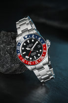 DAVOSA Ternos GMT 40mm Automatic - Swiss Made Dual Time Zone Diver’s Watch - Blue and Red without Loupe Ref. 161.563.60 GMT Davosa USA Official Distributor. Prices are Final. Tax & duties included.