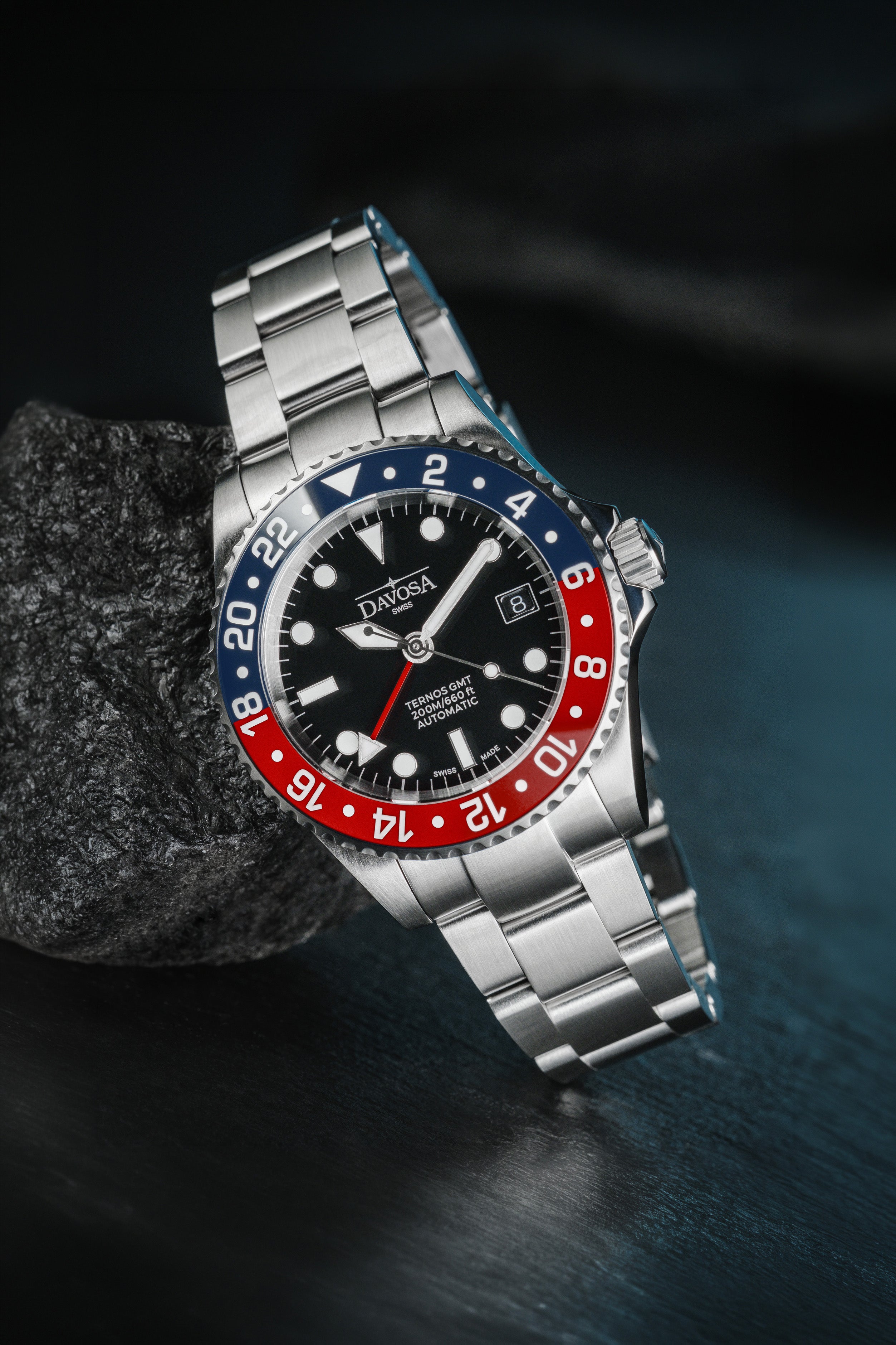 DAVOSA Ternos GMT 40mm Automatic - Swiss Made Dual Time Zone Diver’s Watch - Blue and Red without Loupe Ref. 161.563.60 GMT Davosa USA Official Distributor. Prices are Final. Tax & duties included.