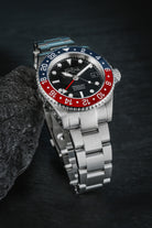 DAVOSA Ternos GMT 40mm Automatic - Swiss Made Dual Time Zone Diver’s Watch - Blue and Red without Loupe Ref. 161.563.60 GMT Davosa USA Official Distributor. Prices are Final. Tax & duties included.