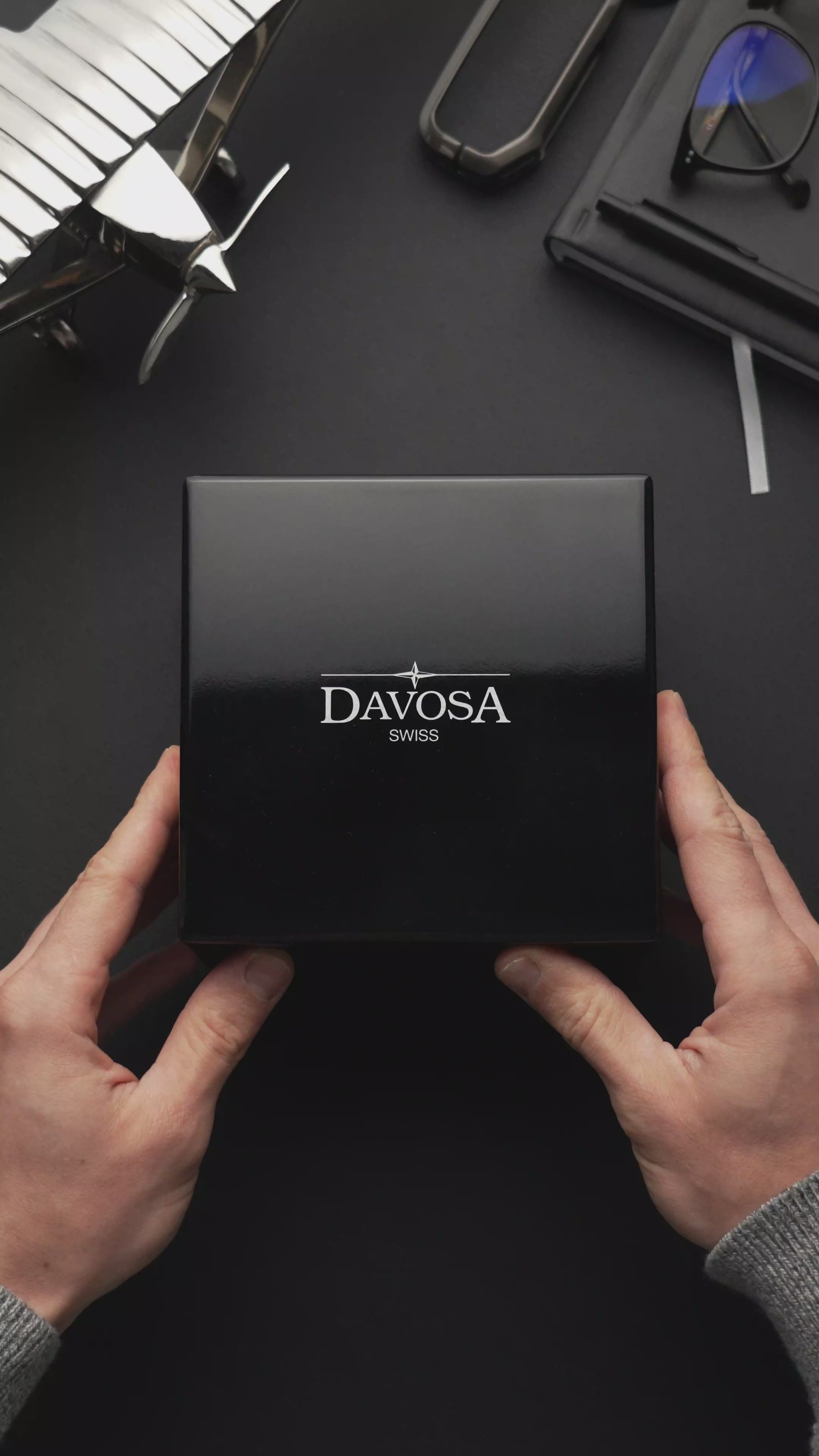 Ternos Ceramic Automatic 200m Swiss-Made Black Unisex Diver Watch 161.552.05 With Loupe with Pentalink Bracelet Diver Davosa USA Official Distributor. Prices are Final. Tax & duties included.