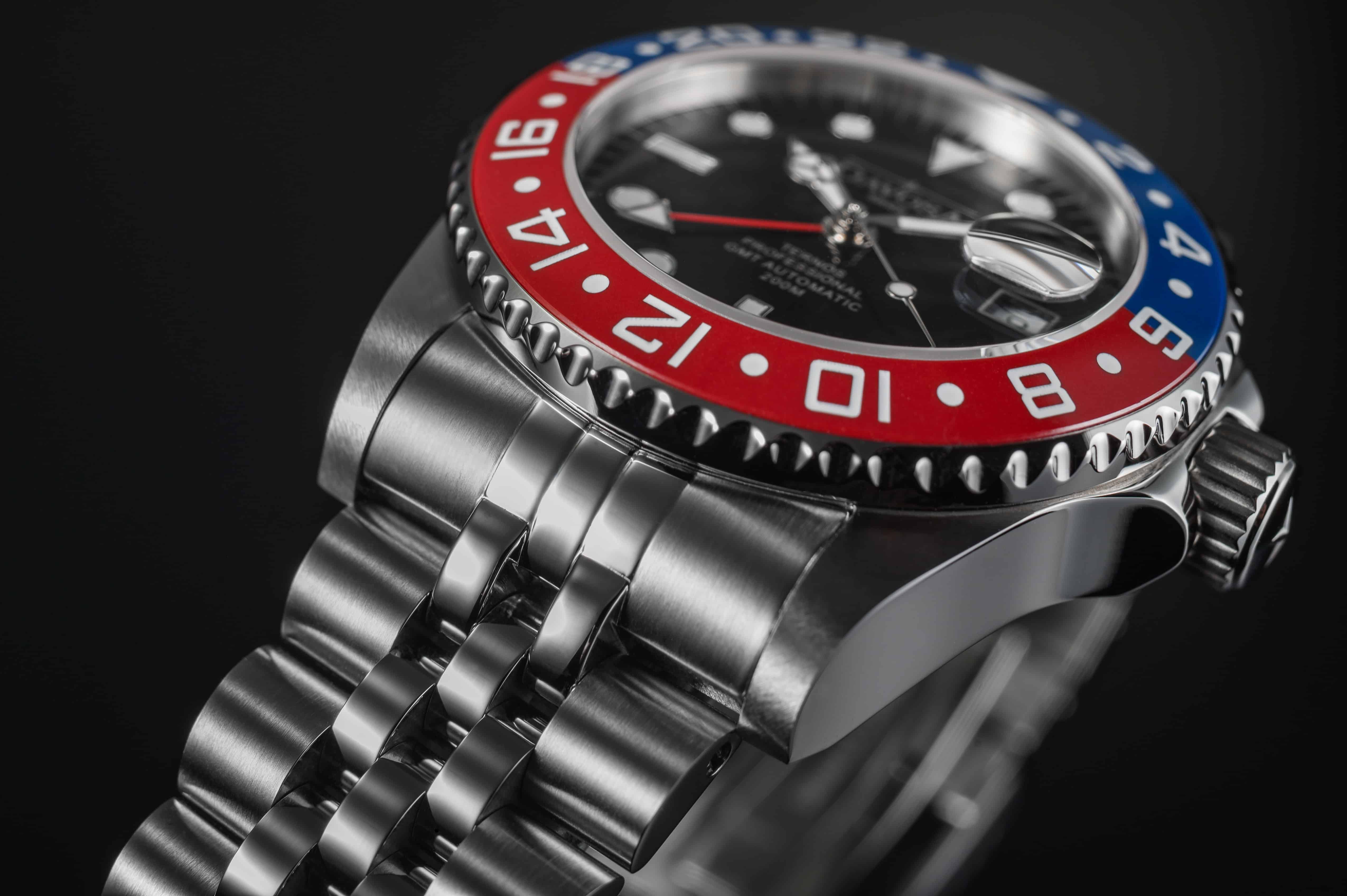 Ternos Professional Automatic 200m GMT Red Blue Diving Watch 16157106 GMT Davosa USA Official Distributor. Prices are Final. Tax & duties included.   