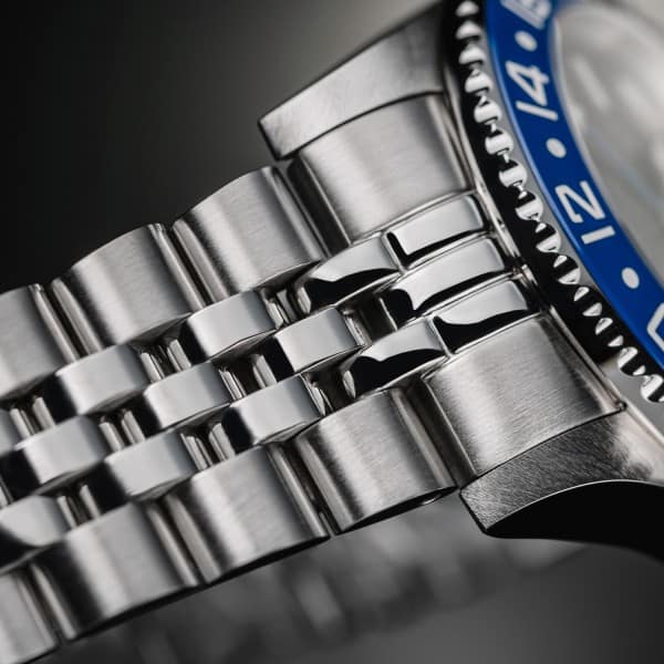 Davosa Pentalink 5-row Stainless Steel Bracelet 22mm 169.559.10 bracelet Davosa USA Official Distributor. Prices are Final. Tax & duties included.   